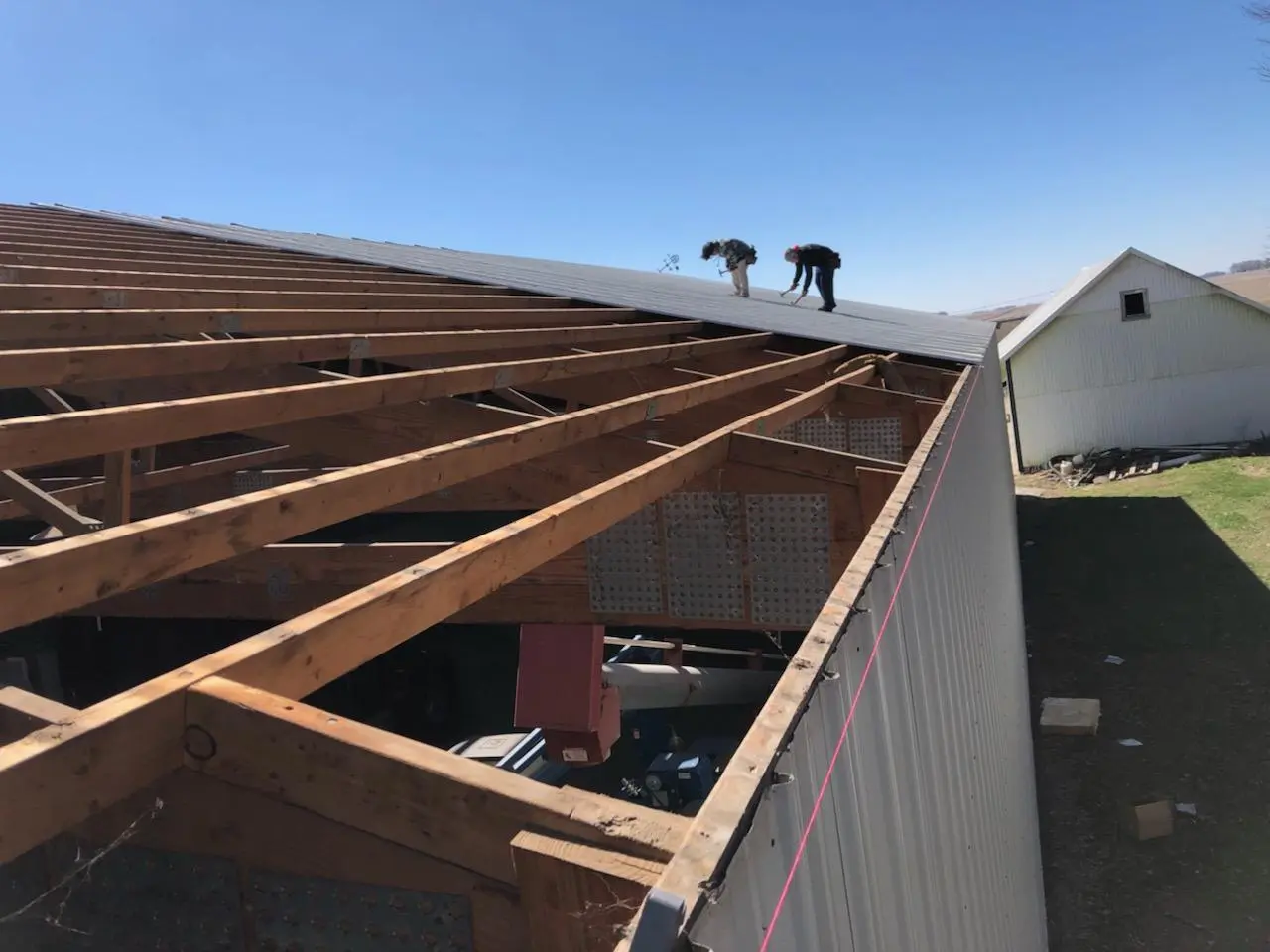 agricultural barn and warehouse roofing project in progress
