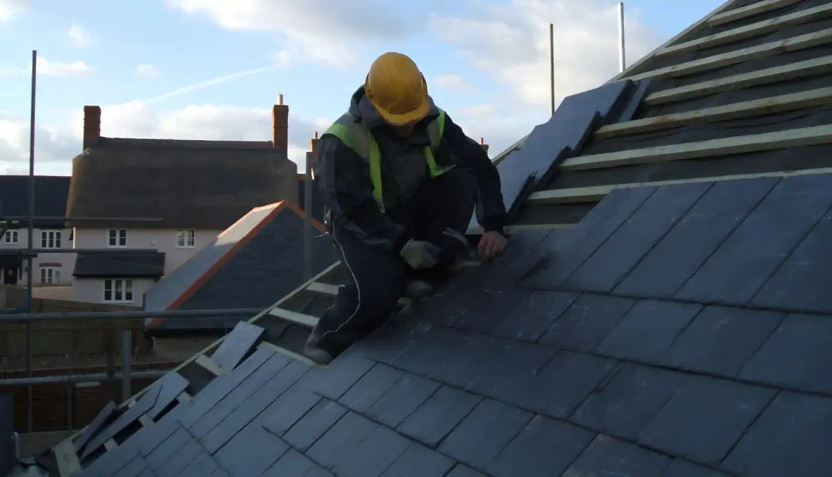 commercial roofing repair company
