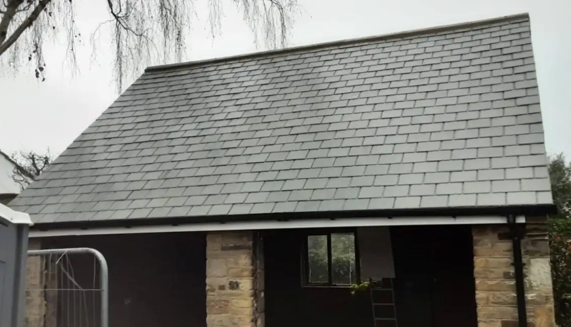 Fast and reliable emergency roofing service